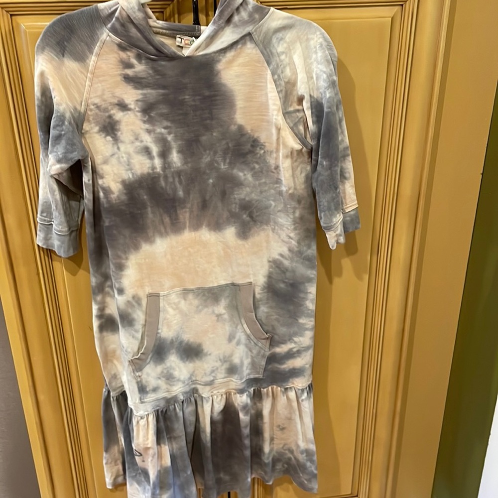 Girls dress size 16